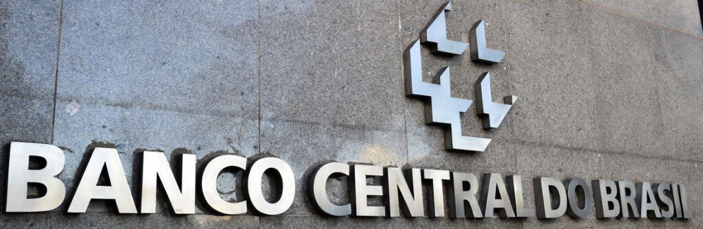 Governo critica taxa de juros; oposição diz que decisão do BC foi técnica