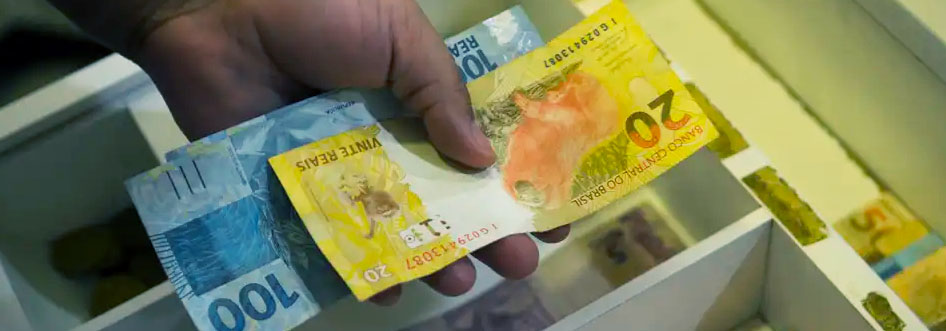 Salário mínimo de R$ 1.412 está em vigor